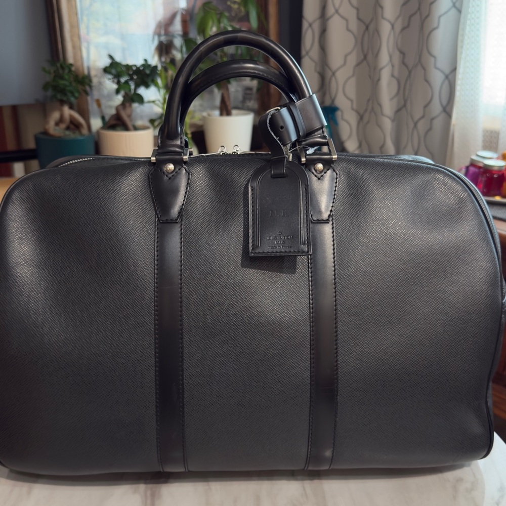 Louis Vuitton Taiga Kendall Leather Weekend Black Duffel Bag